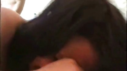 Jasmine menggunakan payudaranya untuk stroke titit di mom jepang sexy atas meja